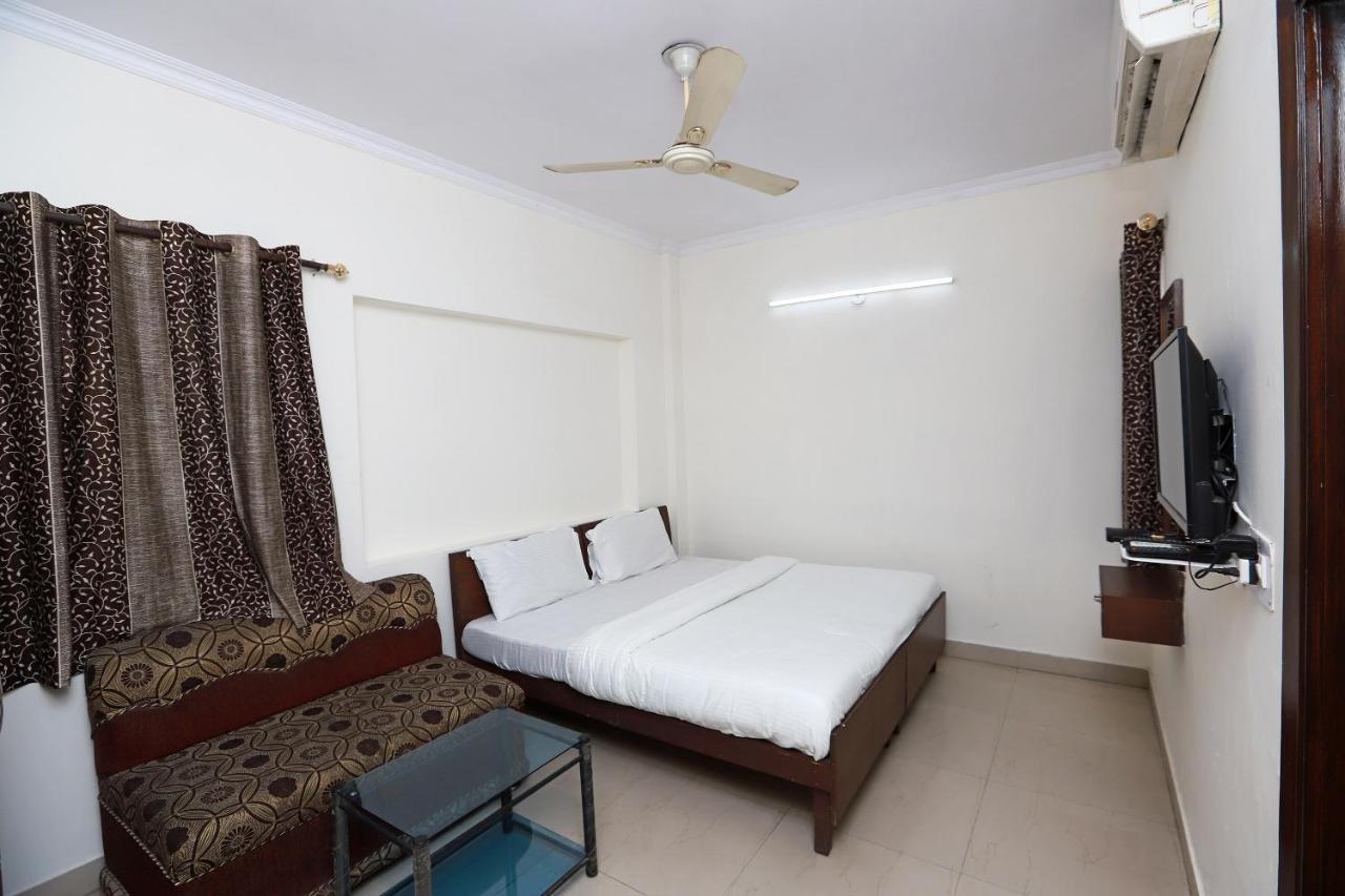 สปอต ออน 29024 ชาเคียร์ พาเลซ Hotel Narela ภายนอก รูปภาพ
