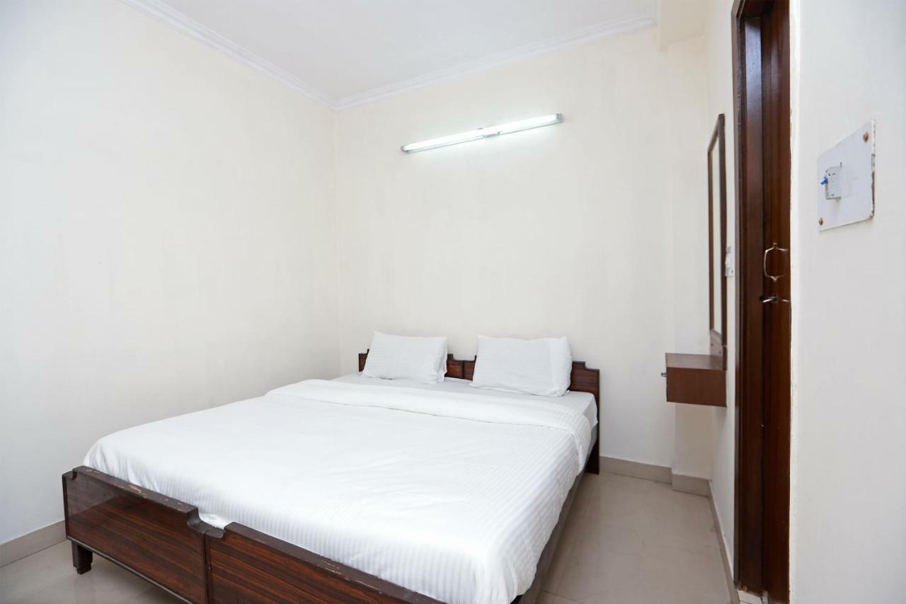 สปอต ออน 29024 ชาเคียร์ พาเลซ Hotel Narela ภายนอก รูปภาพ